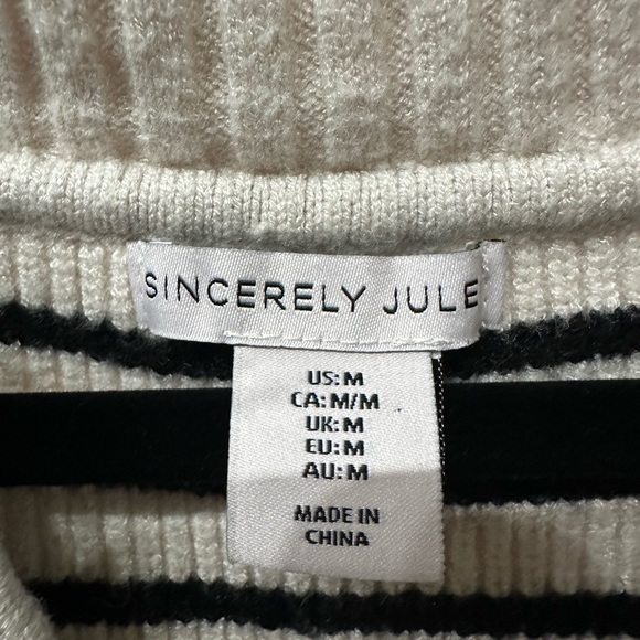 2/$30 Sincerely Jules Black and Cream Striped V-Neck Sweater Vest size medium - Picture 3 of 6